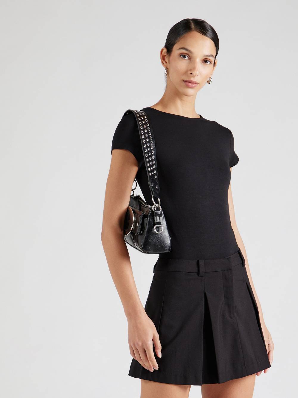 ABOUT YOU Shirt 'Ellinor' in Black, White Tiefpreis