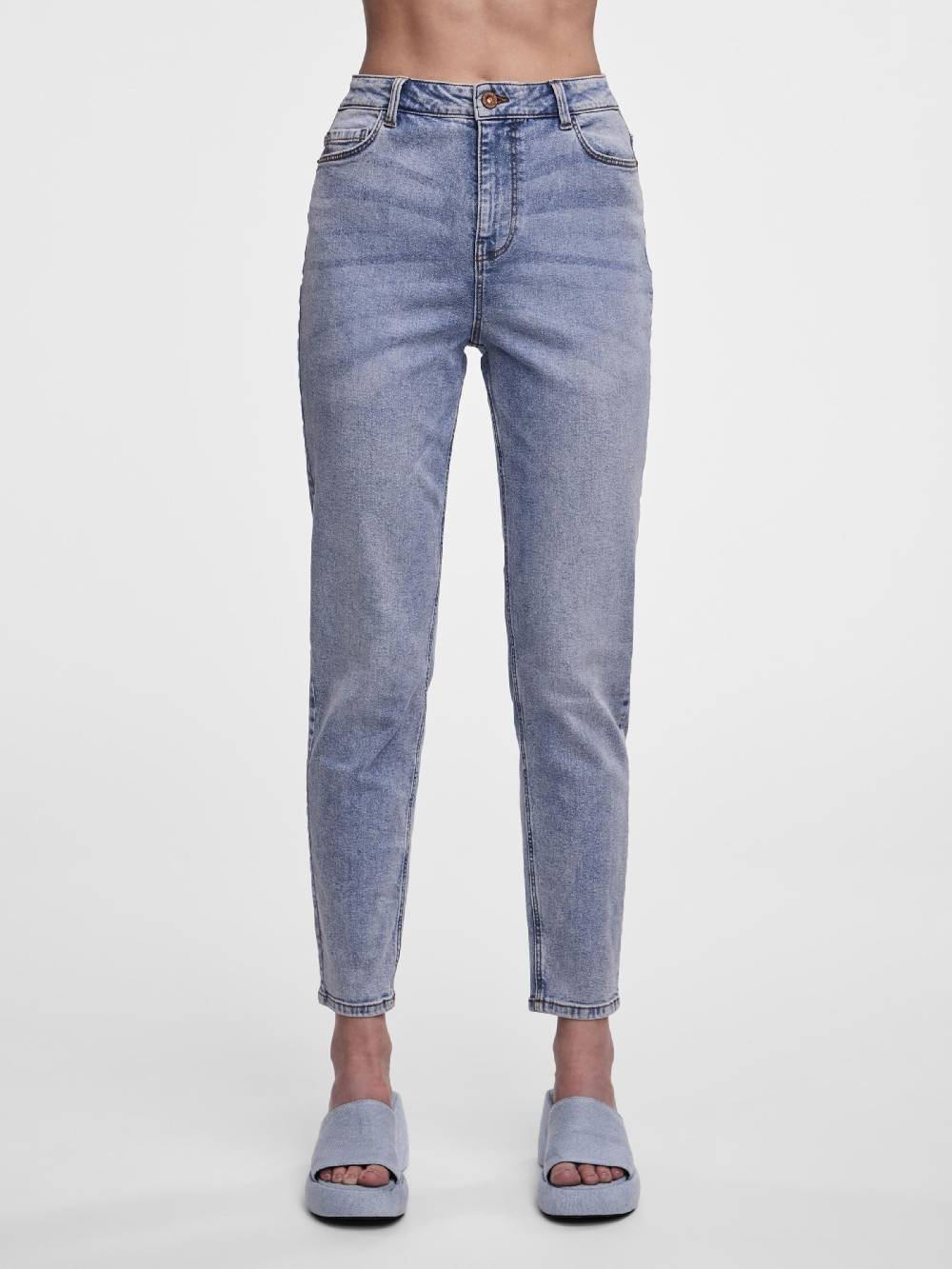 PIECES Tapered Jeans 'Kesia' in Light Blue Kostenlose Rückgabe