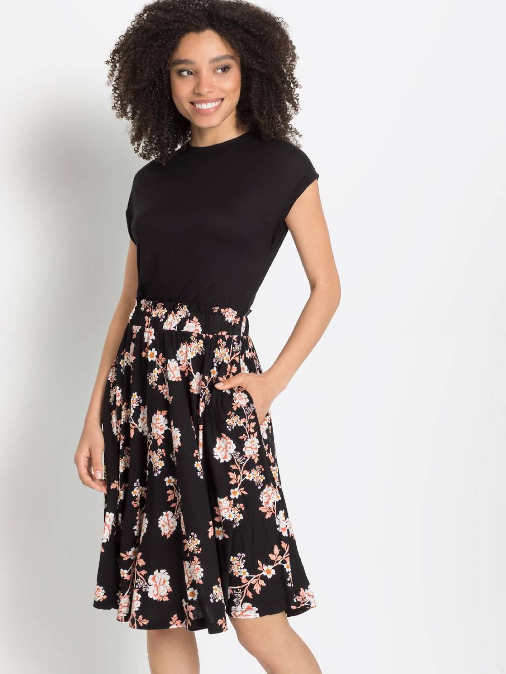LASCANA Dress in Black Bis zu 55% Rabatt