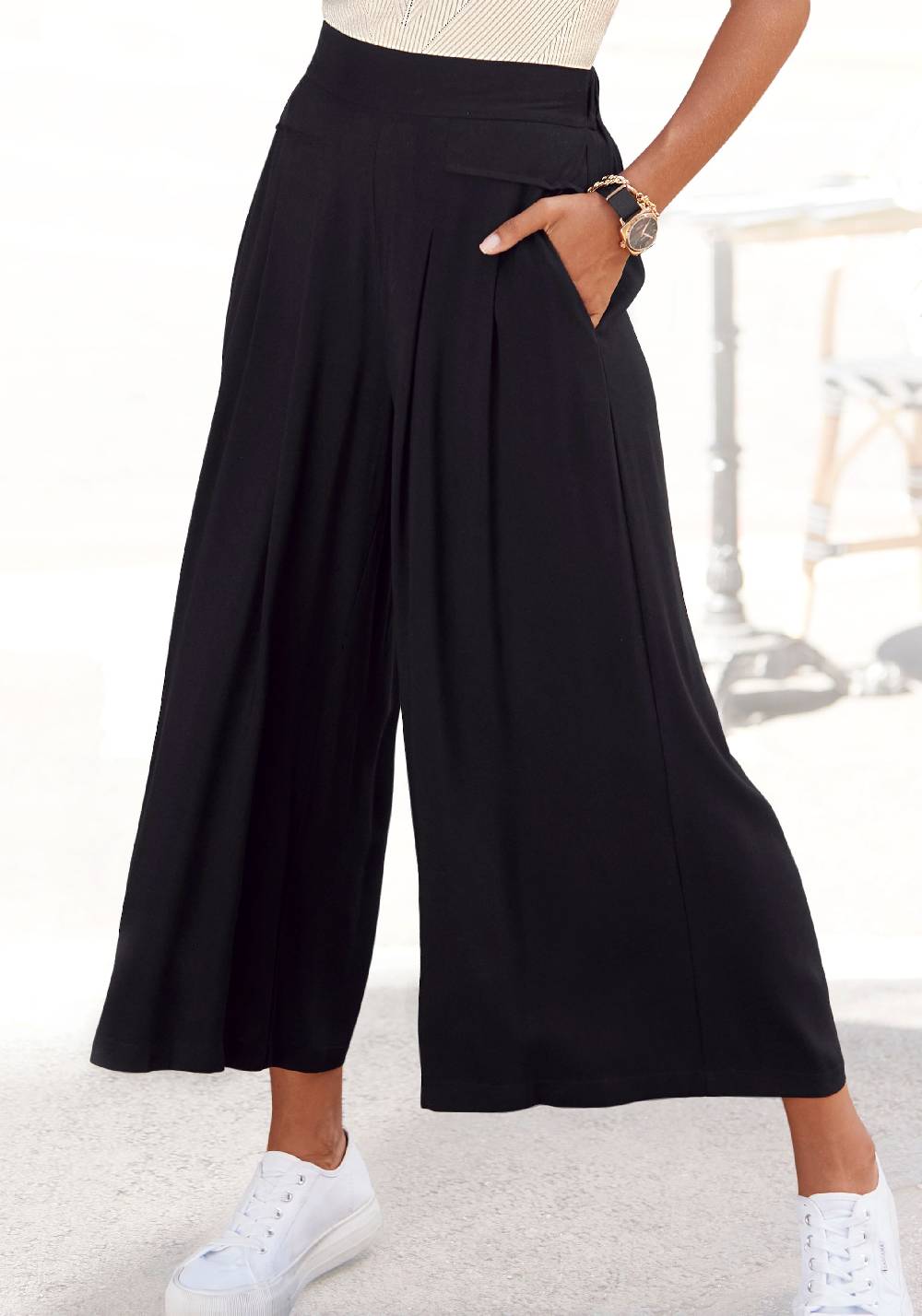 LASCANA Wide leg Pleated Pants in Black Bis zu 60% Rabatt