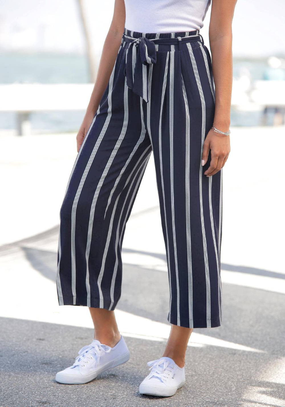 LASCANA Wide leg Pants in Navy Nur noch ein Tag übrig