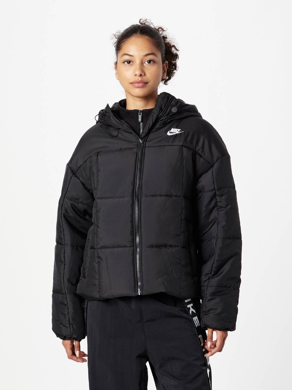 Nike Sportswear Winter Jacket 'Essentials' in Black Saisonschlussverkauf
