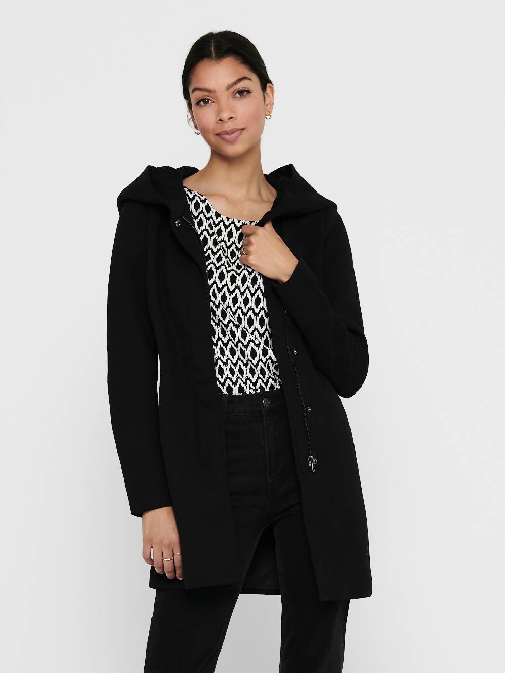 ONLY Between-Seasons Coat 'ONLSedona' in Black Bis zu 65% Rabatt