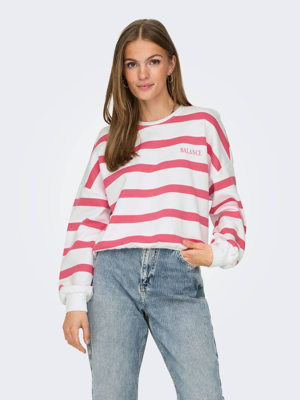 ONLY Sweatshirt 'ASHLEY' in White Flash Sale
