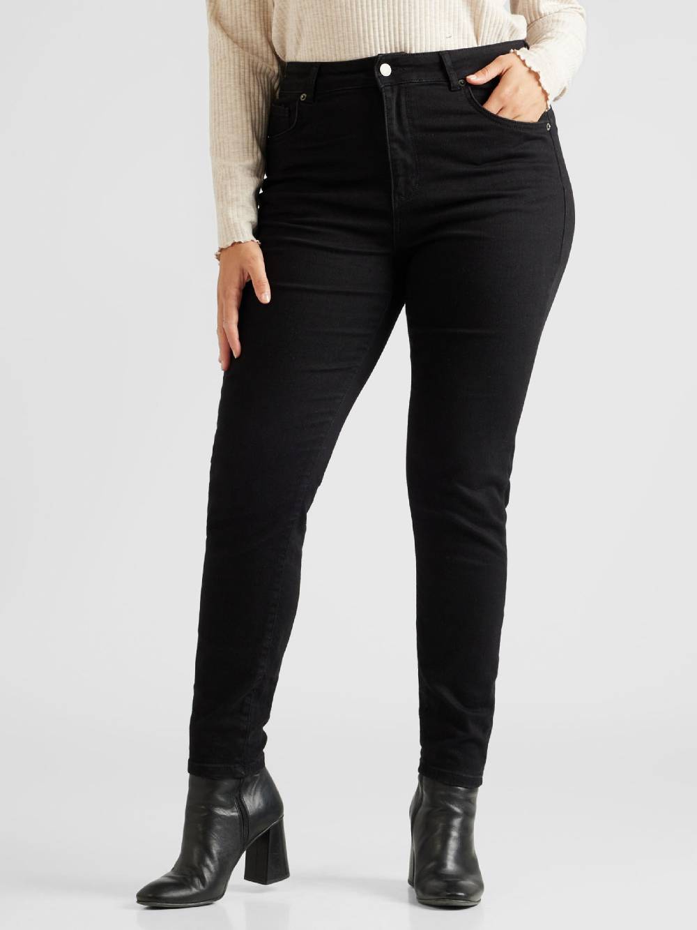 ABOUT YOU Curvy Skinny Jeans 'Helena' in Black Denim Günstiger Verkauf
