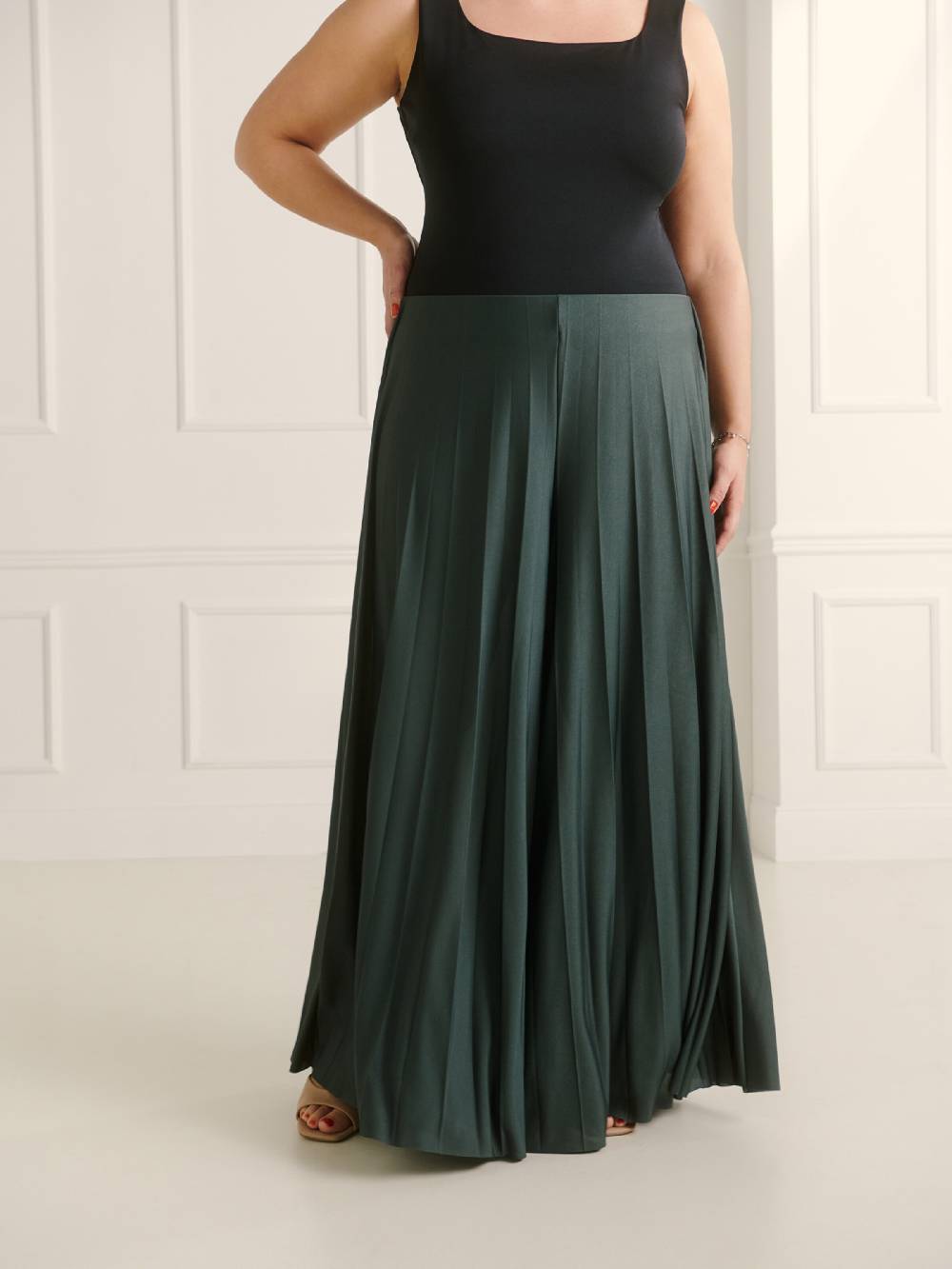 Guido Maria Kretschmer Curvy Wide leg Pants 'Samantha' in Dark Green Rabatt