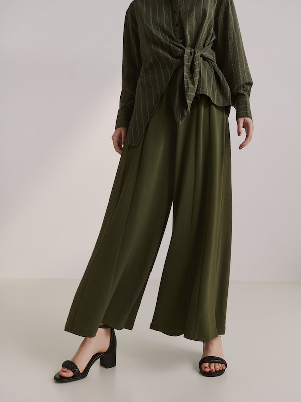 Guido Maria Kretschmer Women Wide leg Pleat-Front Pants 'Jayla' in Olive Neuheiten
