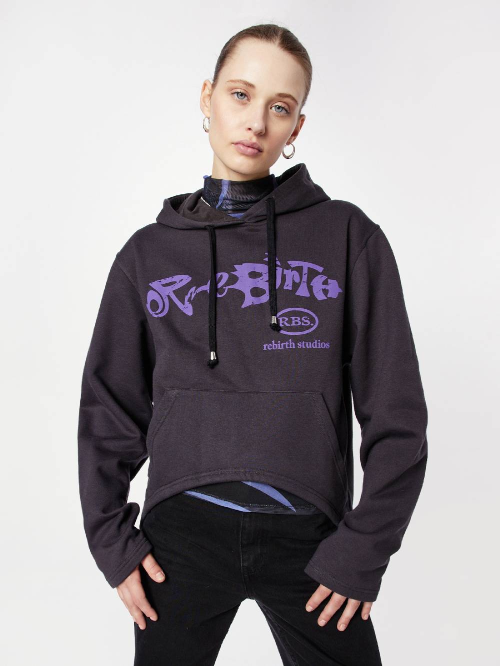 Rebirth Studios Sweatshirt 'Hella' in Graphite Verkauf