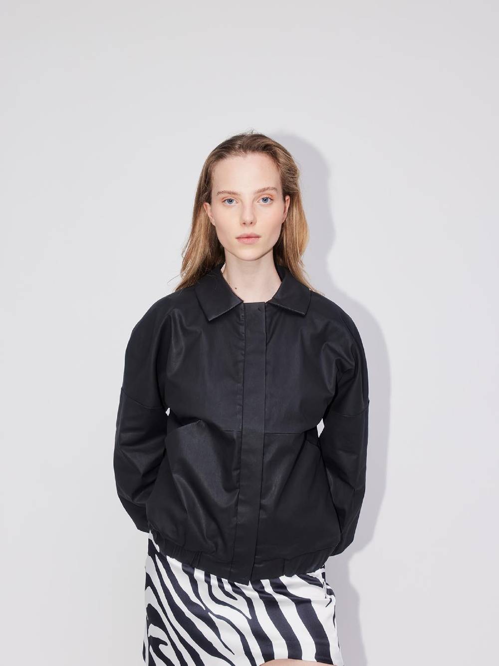 Wiederbelebt Between-Season Jacket 'MILA' in Black Preisnachlass