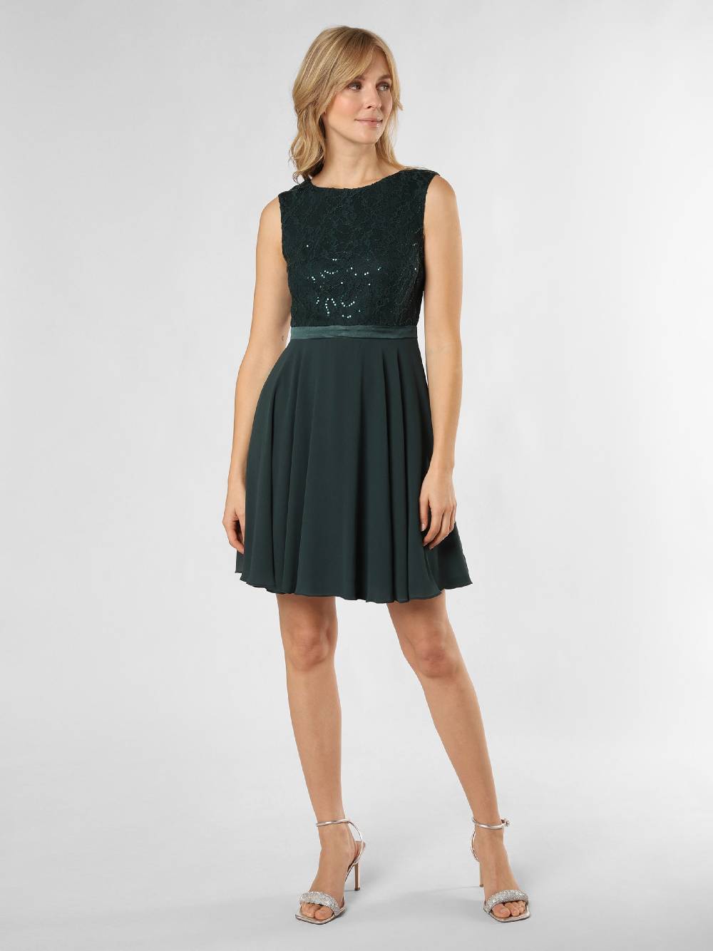 Marie Lund Cocktail Dress in Fir Speichern exportieren