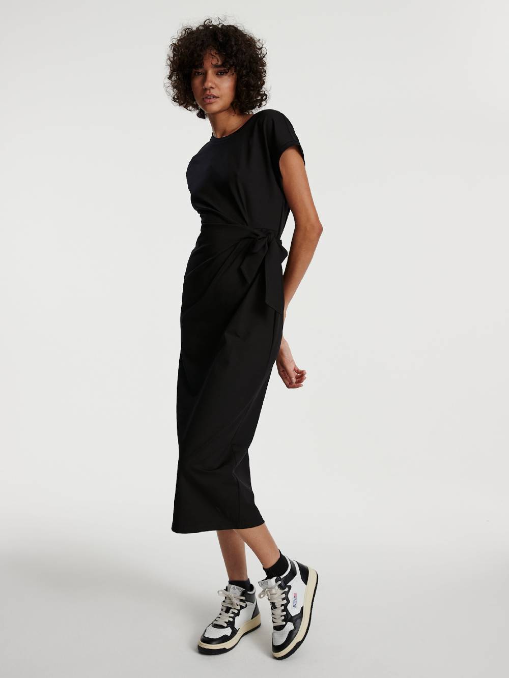 EDITED Dress 'Milla' in Black Lagerräumung