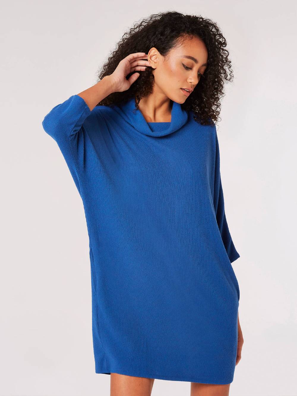 Apricot Knitted dress in Dark Blue Valentinstagsangebot