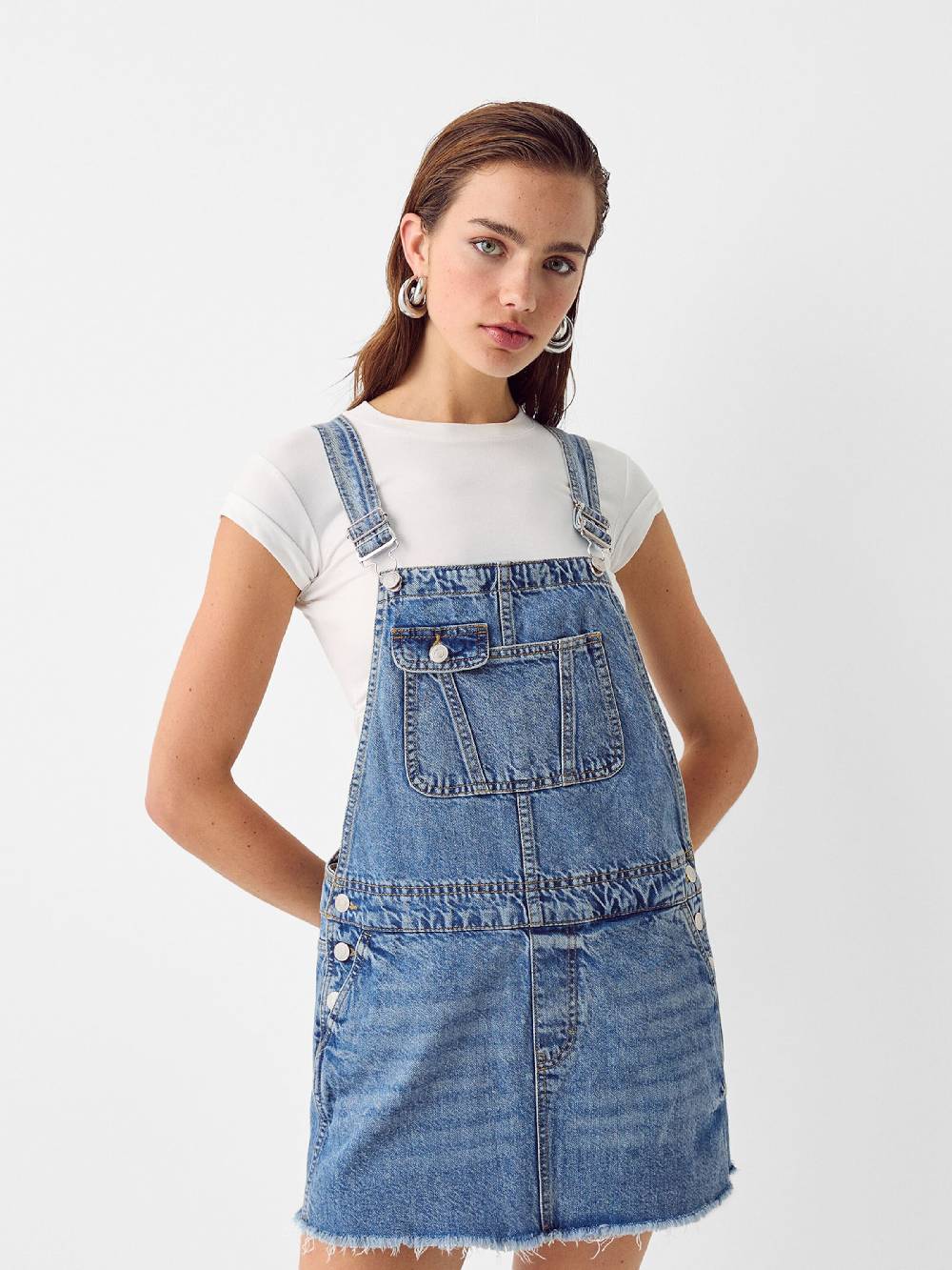 Bershka Overall Skirt in Blue Denim Zeitlich begrenztes Angebot