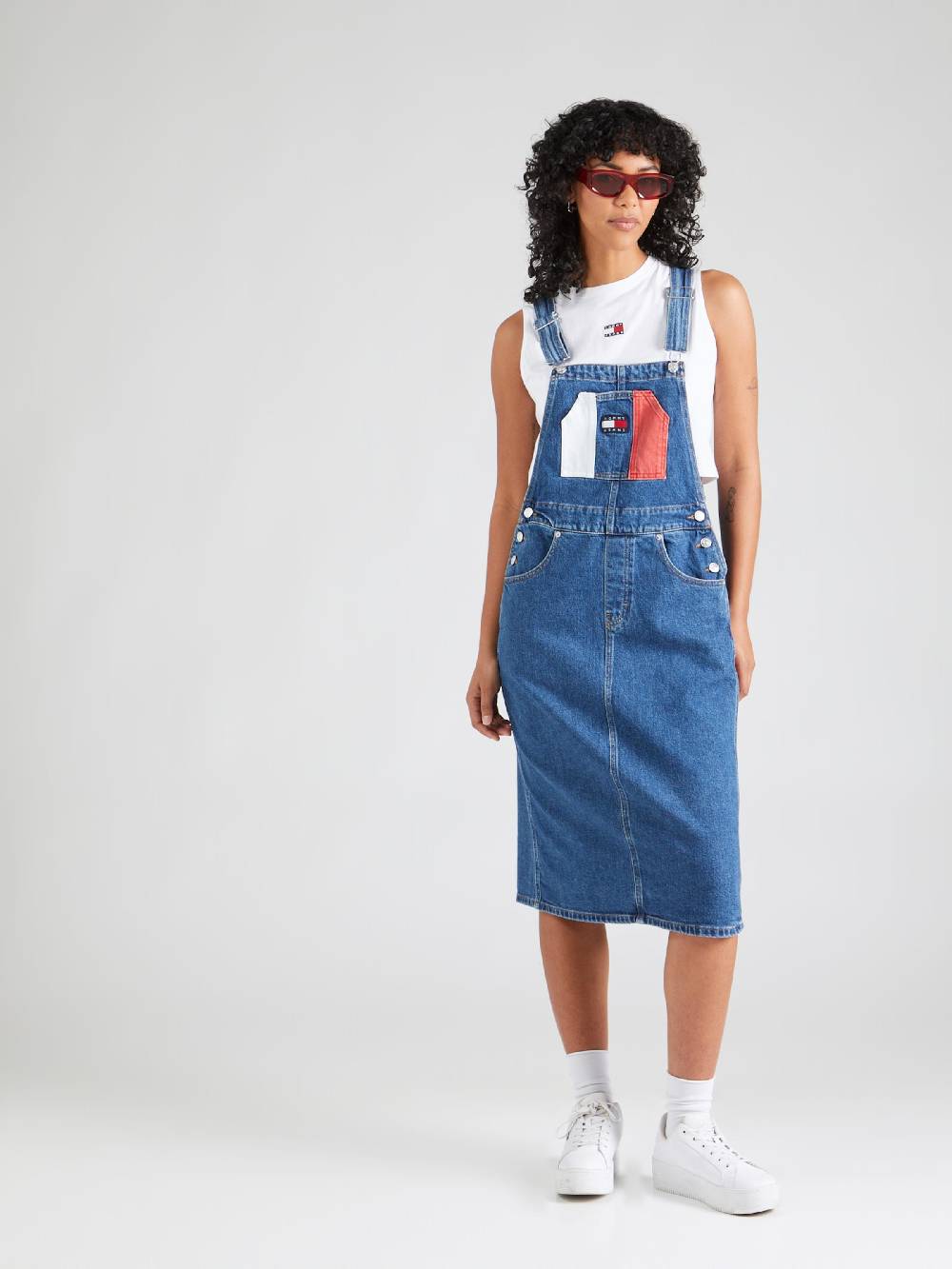 Tommy Jeans Overall Skirt in Blue Denim Räumungsverkauf