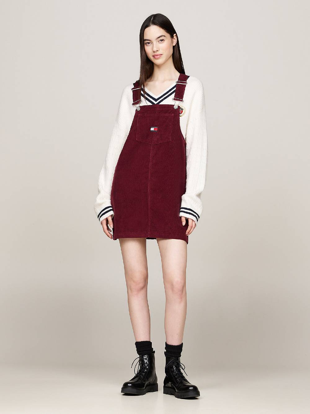 Tommy Jeans Overall Skirt in Burgundy Neueste Stile