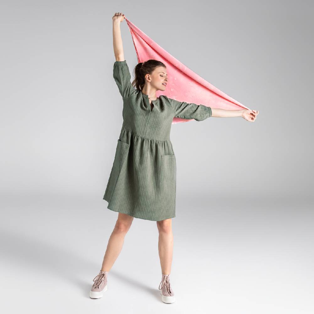 LIVING CRAFTS BLOSWEN - Seersucker Kleid - Khaki Kostenloser Versand international