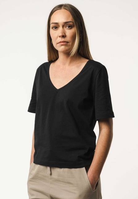 Melawear V-Neck T-Shirt LALI Bundle Nur noch ein Tag übrig