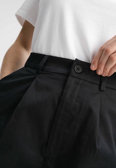 Melawear Shorts mit hohem Bund SABITHA 2025