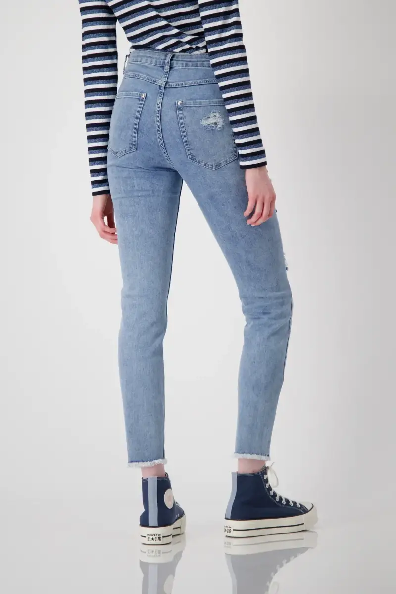 Monari Jeans mit Rissen und Schmuck Osterangebot