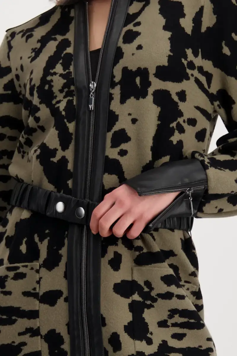 Monari Strickmantel mit Leo-Camouflage Muster Exklusive Angebote
