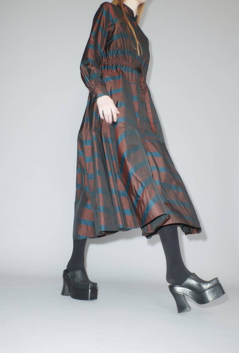 Odeeh Striped Taffeta Kleid, Burgundy Kauf eins, bekomm eins gratis