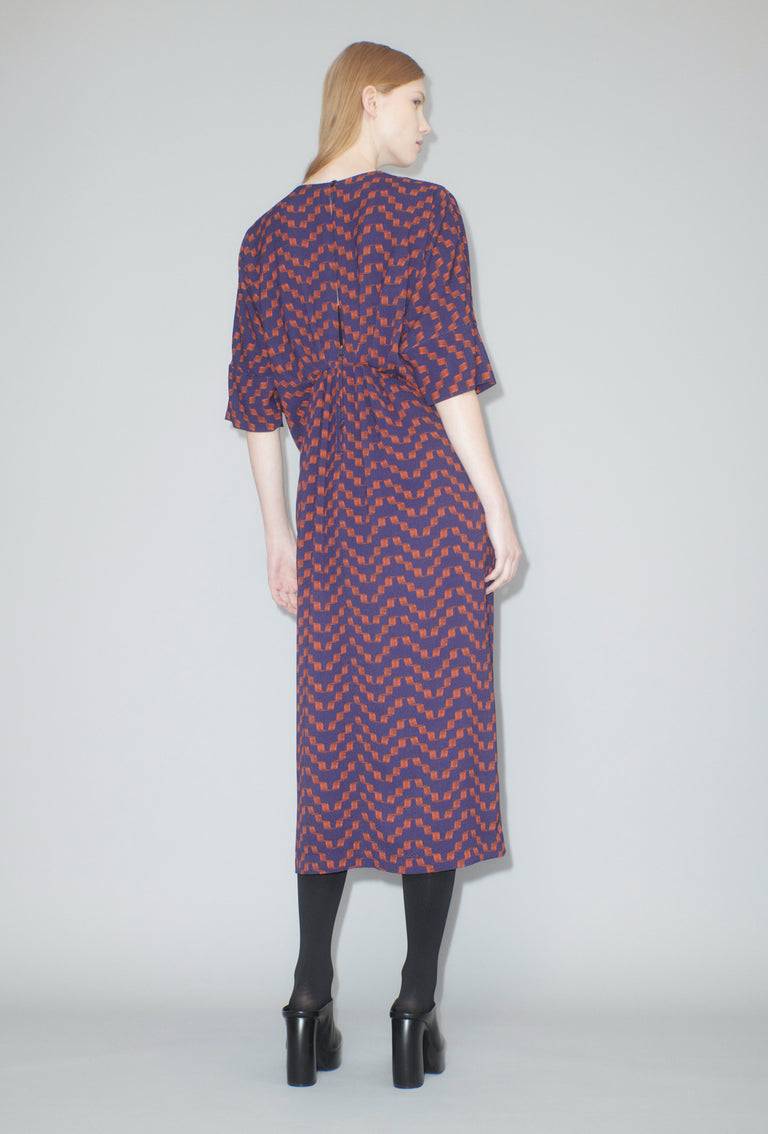 Odeeh Painted Zig Zag Kleid, Lava Nur noch ein Tag übrig