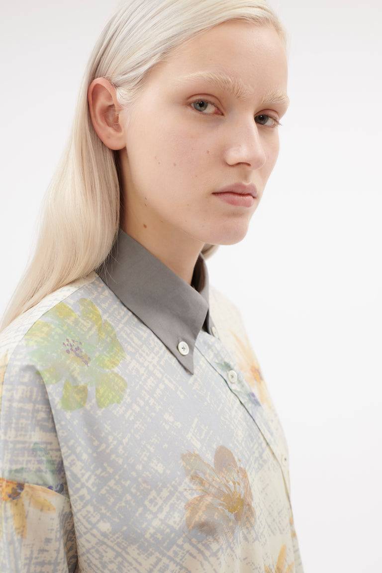 Odeeh Pixelated Daisies Kleid, Birch Im Verkauf