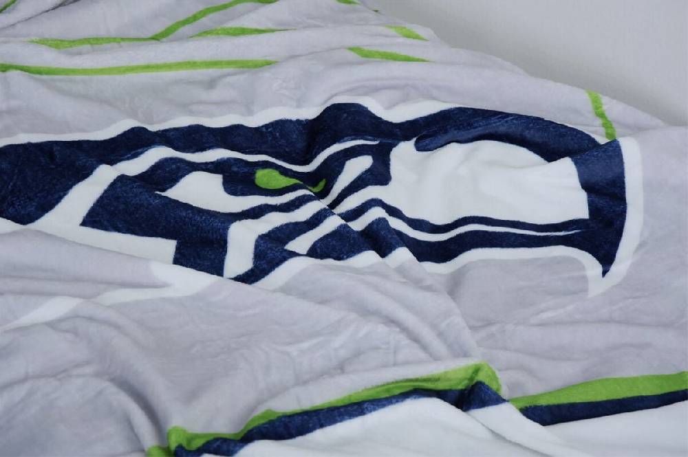 EMP "Seattle Seahawks - Flauschdecke" Decke multicolor von NFL Versandkostenfrei