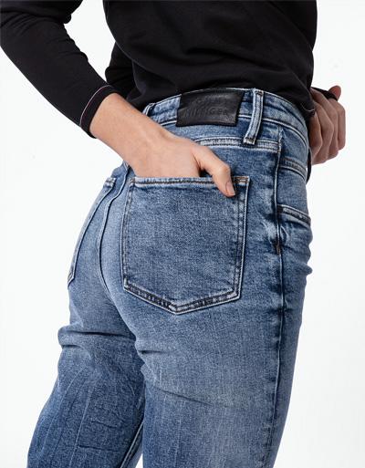 Tommy Hilfiger Jeans im Tapered Fit Blitzverkäufe